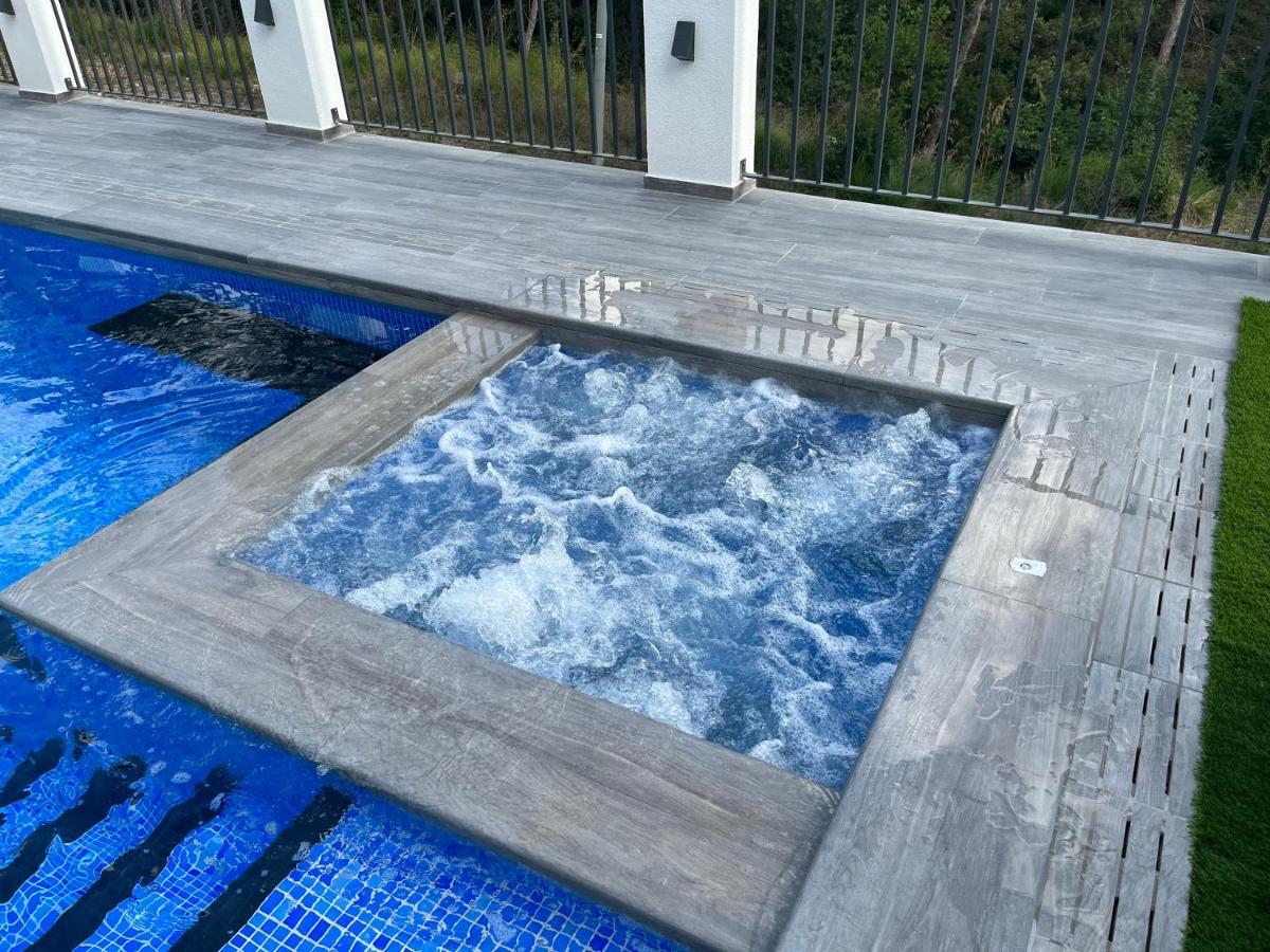 Lux Spa Barcelona Vallirana Exteriör bild